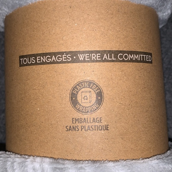 LBVYR Cozy Fleece Throw Blanket - Picture 2 of 3